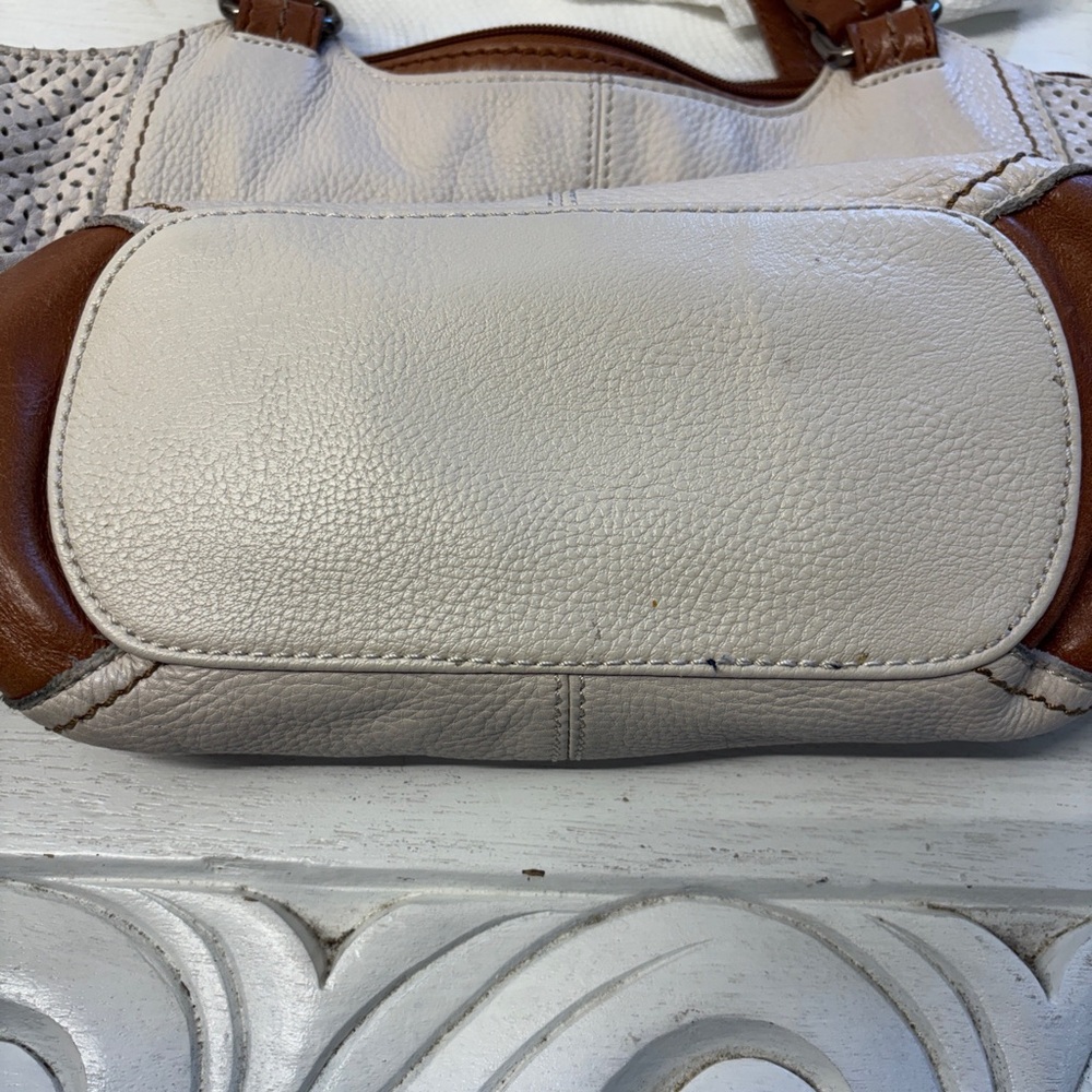 The Sak Cream Purse Leather Handbag - Picture 15 of 16